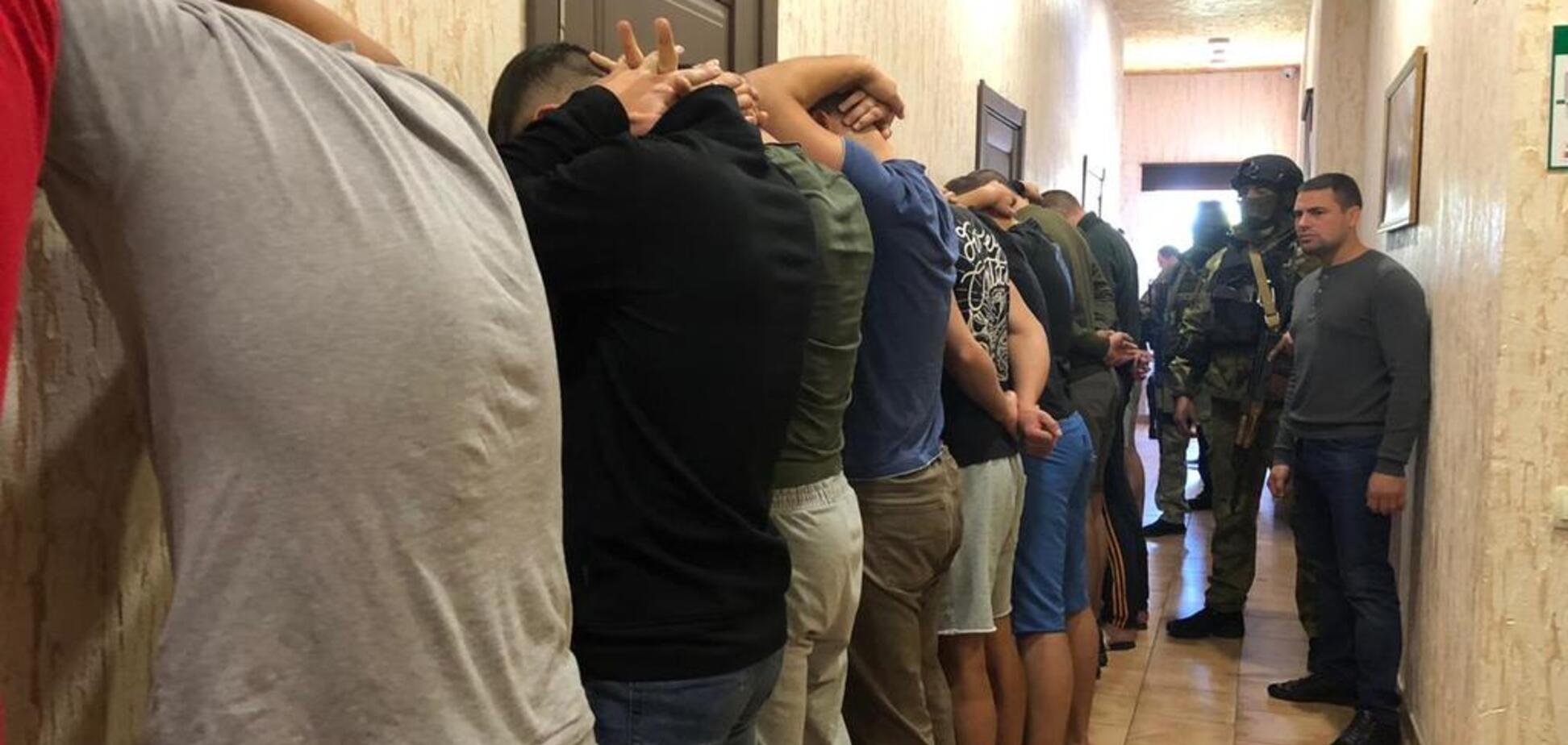 В Одессе задержали 25 вооруженных титушек