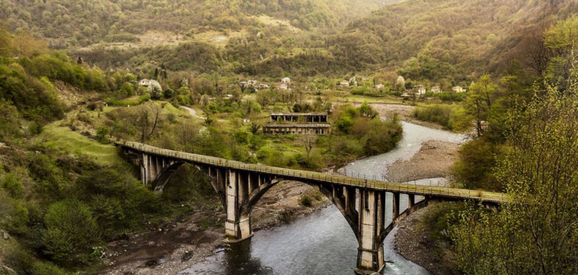 ''Країна-привид'': як виглядає зруйнована ''русскім міром'' Абхазія