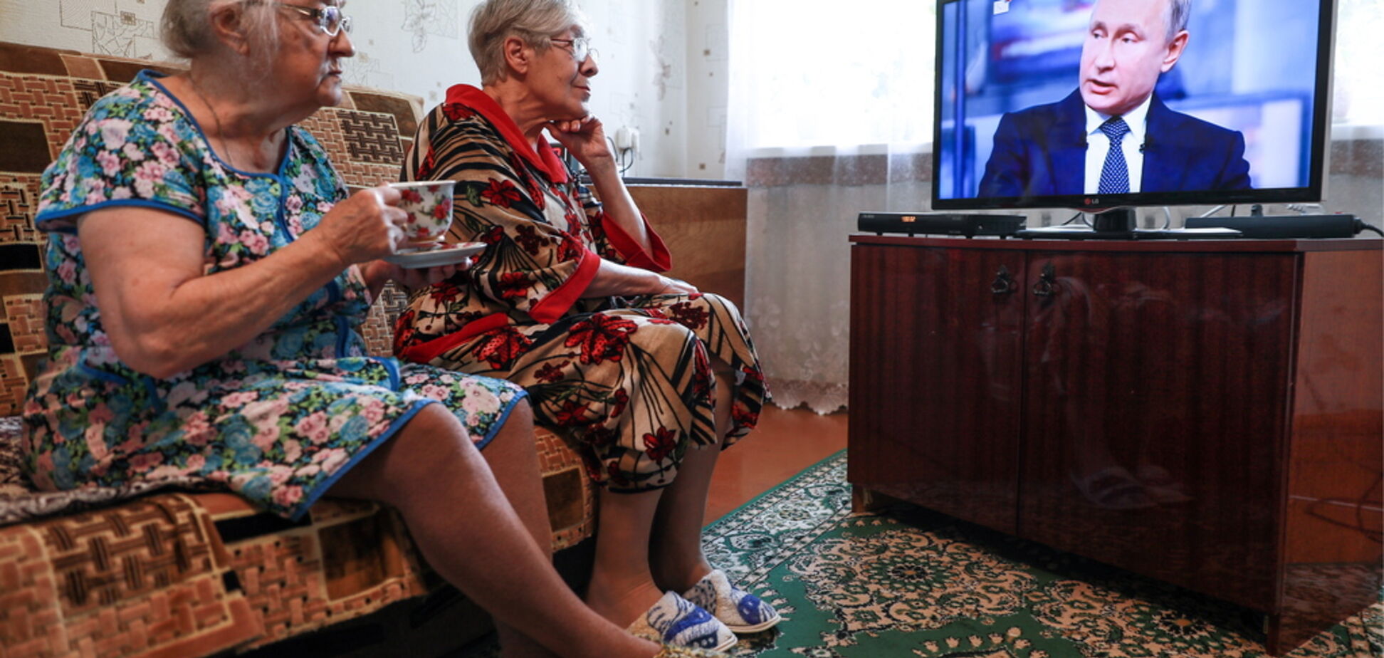 Останутся без денег: в России 'заморозили' пенсии и забрали взносы работающих