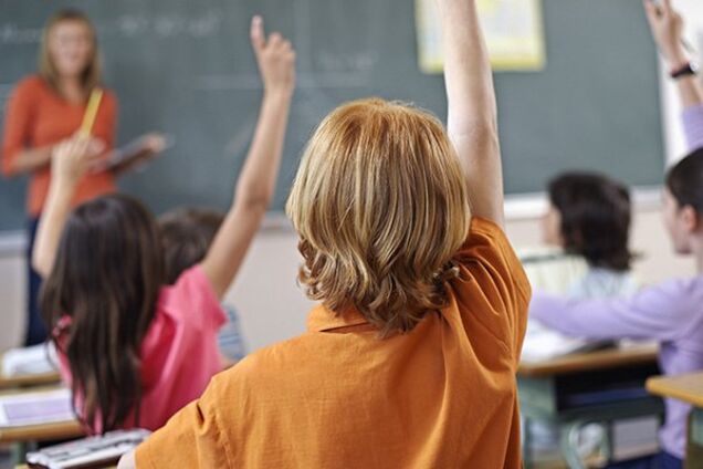 В Украине учителя угрожают забастовкой: как и почему урезали зарплаты