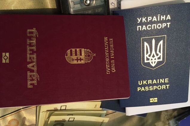 Раздача паспортов на Закарпатье: Венгрия нашла подлую лазейку