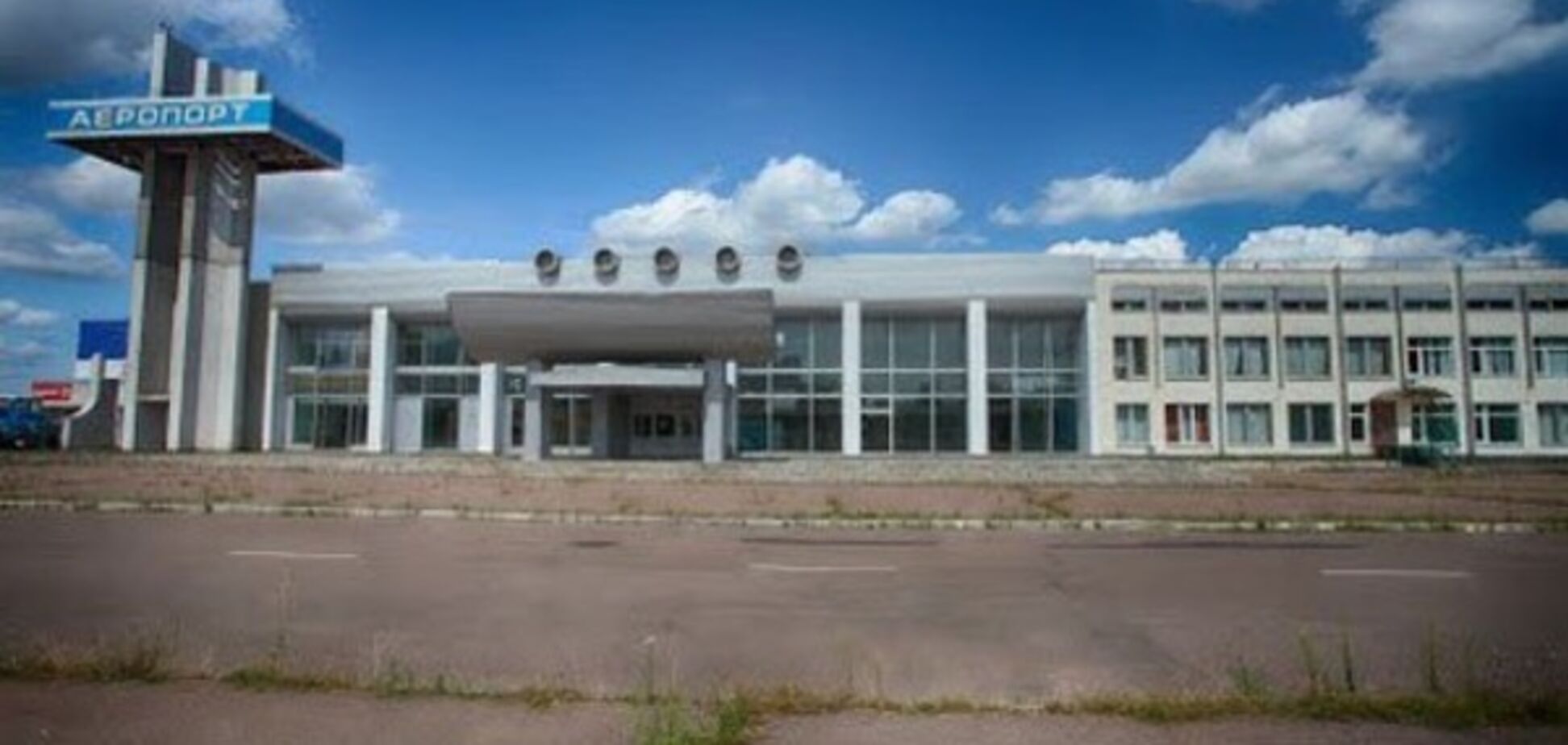 Долги по зарплате: Черкасский аэропорт пострадает из-за радикальных действий Минюста