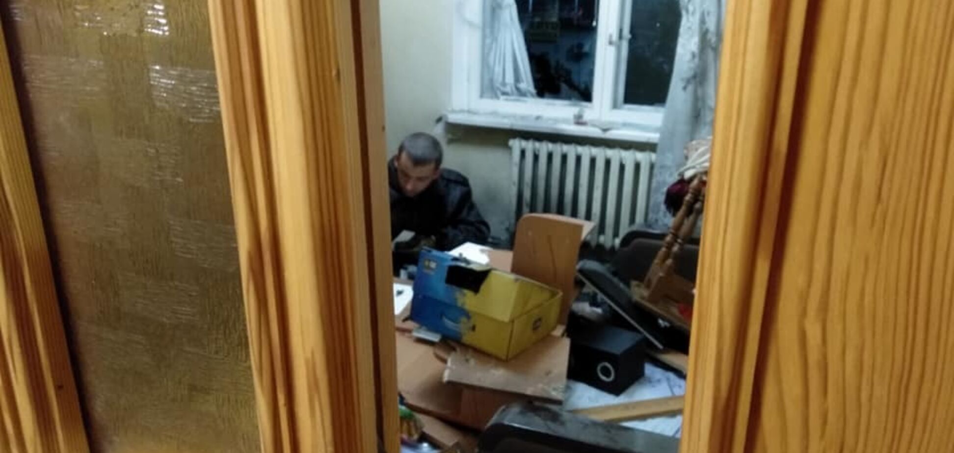  ''Потерял много крови'': под Киевом в квартиру известного активиста бросили гранату. Все подробности