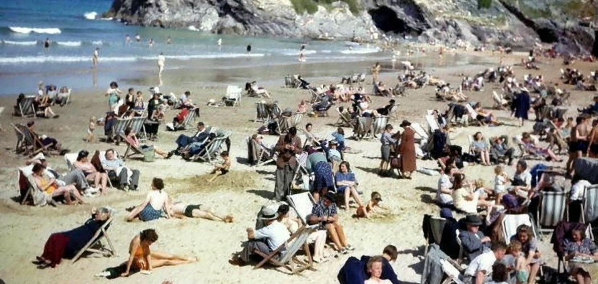 'Путешественник во времени': загадочное фото из прошлого века поставило в тупик пользователей сети