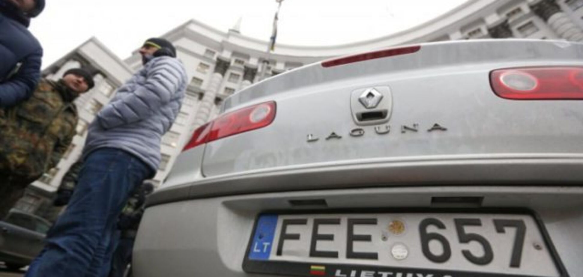 Українцям на ''єврономерах'' загрожують мільйонні штрафи: розкрилася нова деталь