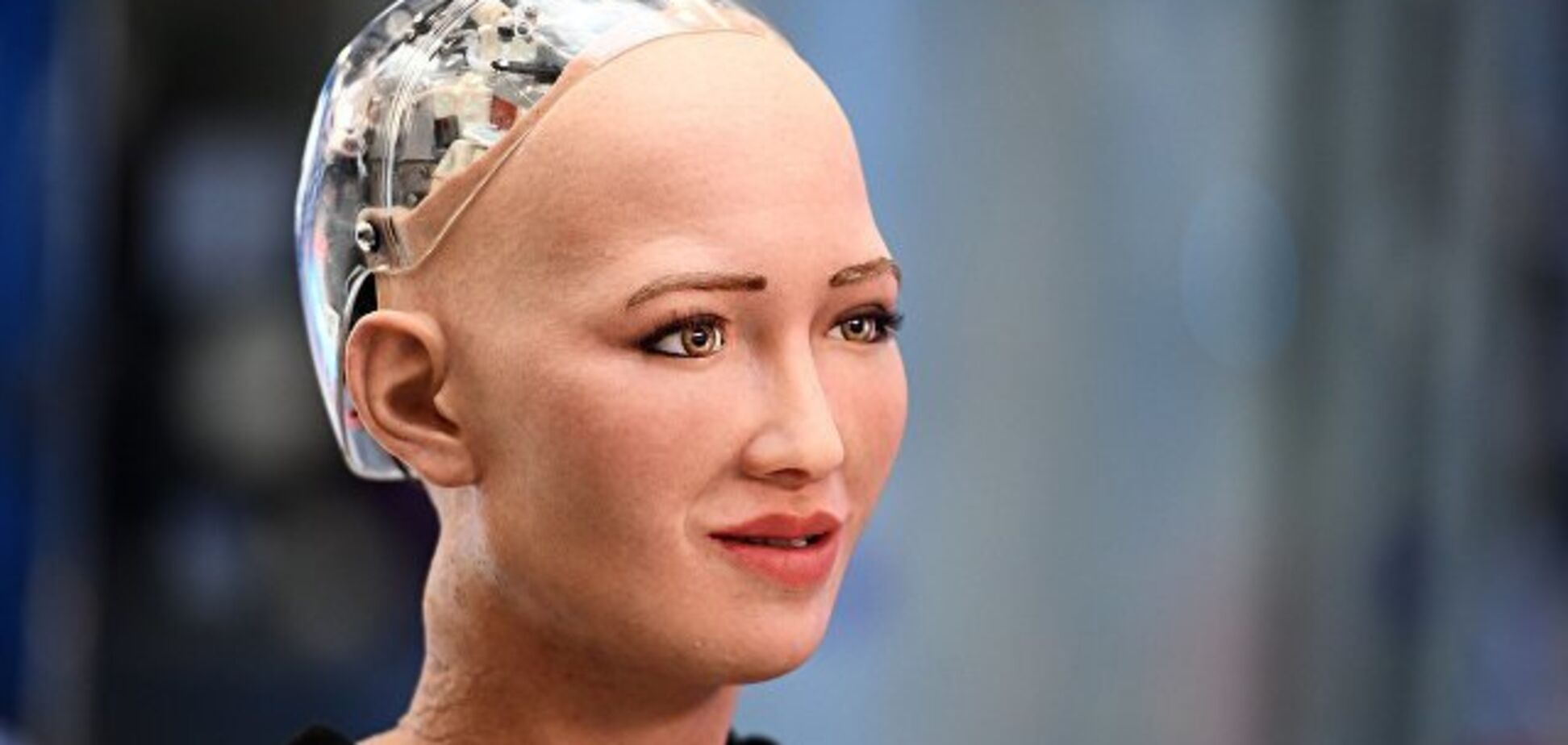 В Киев приехала самый умный робот в мире: что она говорила об Украине