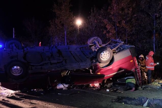 У Росії сталася кривава ДТП з маршруткою: безліч загиблих. Фото і відео