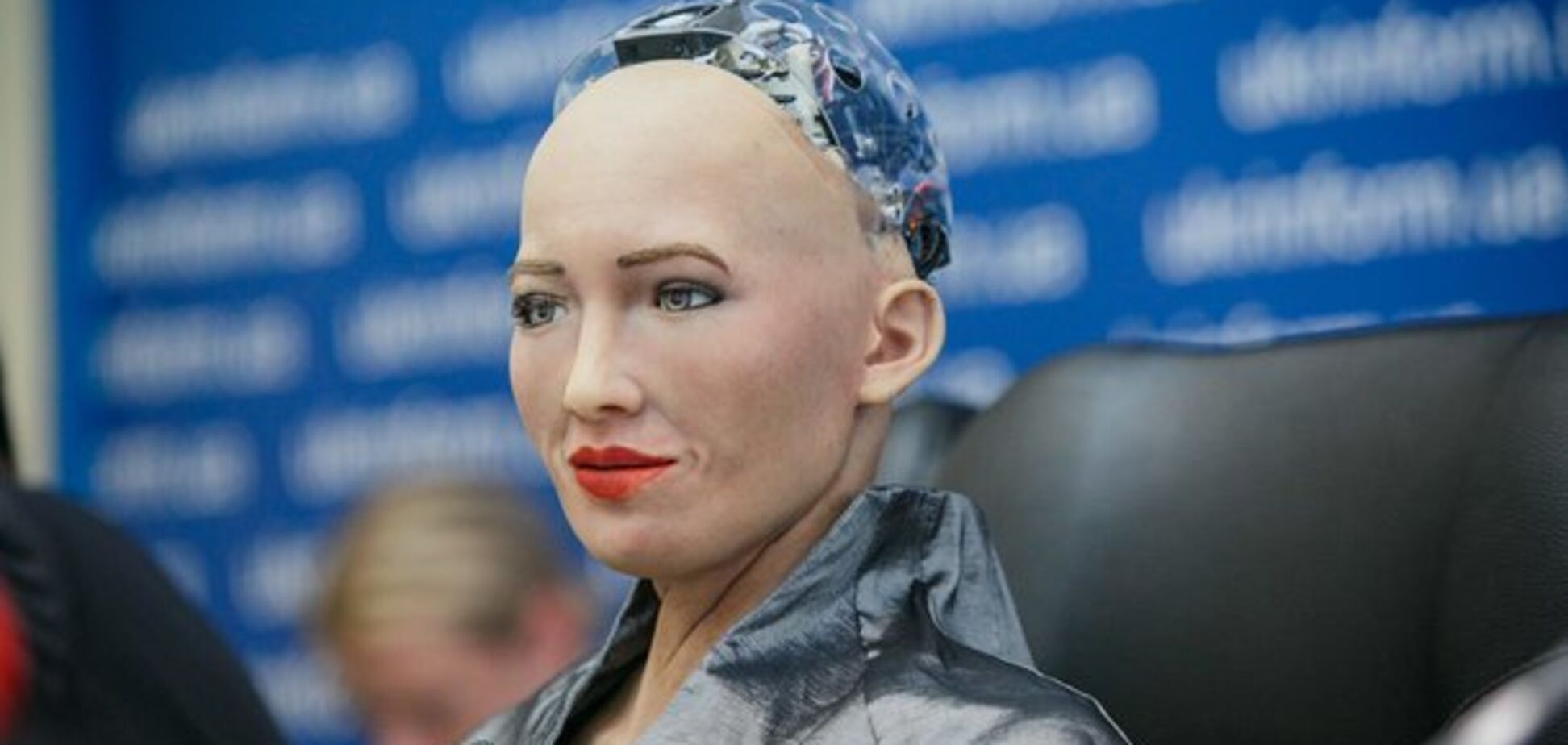 ''Кукла на управлении'': в США развенчали миф об ''уникальности'' робота Софии