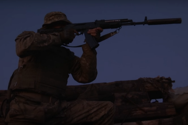 ''Враг получает по зубам'': морские пехотинцы показали день на передовой. Видео