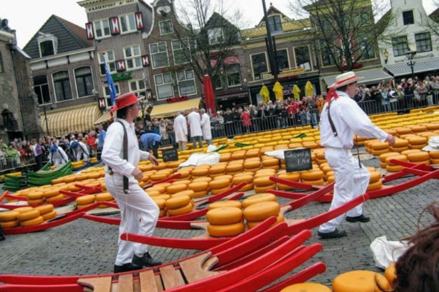 'Гастрономический оргазм': в сети запустили флешмоб по лучшим рынкам мира