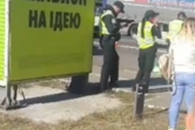 Вилетіла в стовп: з'явилося відео перших хвилин після смертельної ДТП в Києві