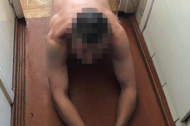 ''Человеческое мясо варил и ел'': в Харькове отрезали голову экс-полицейскому. 18+