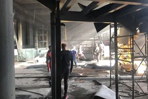 В Киеве вспыхнул пожар в здании нового канала Мураева: фото и видео
