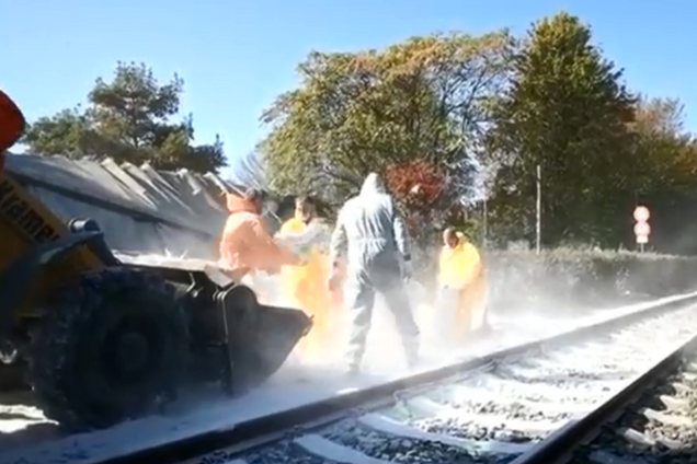 В Германии поезд и грузовик угодили в жуткое ДТП: появились фото