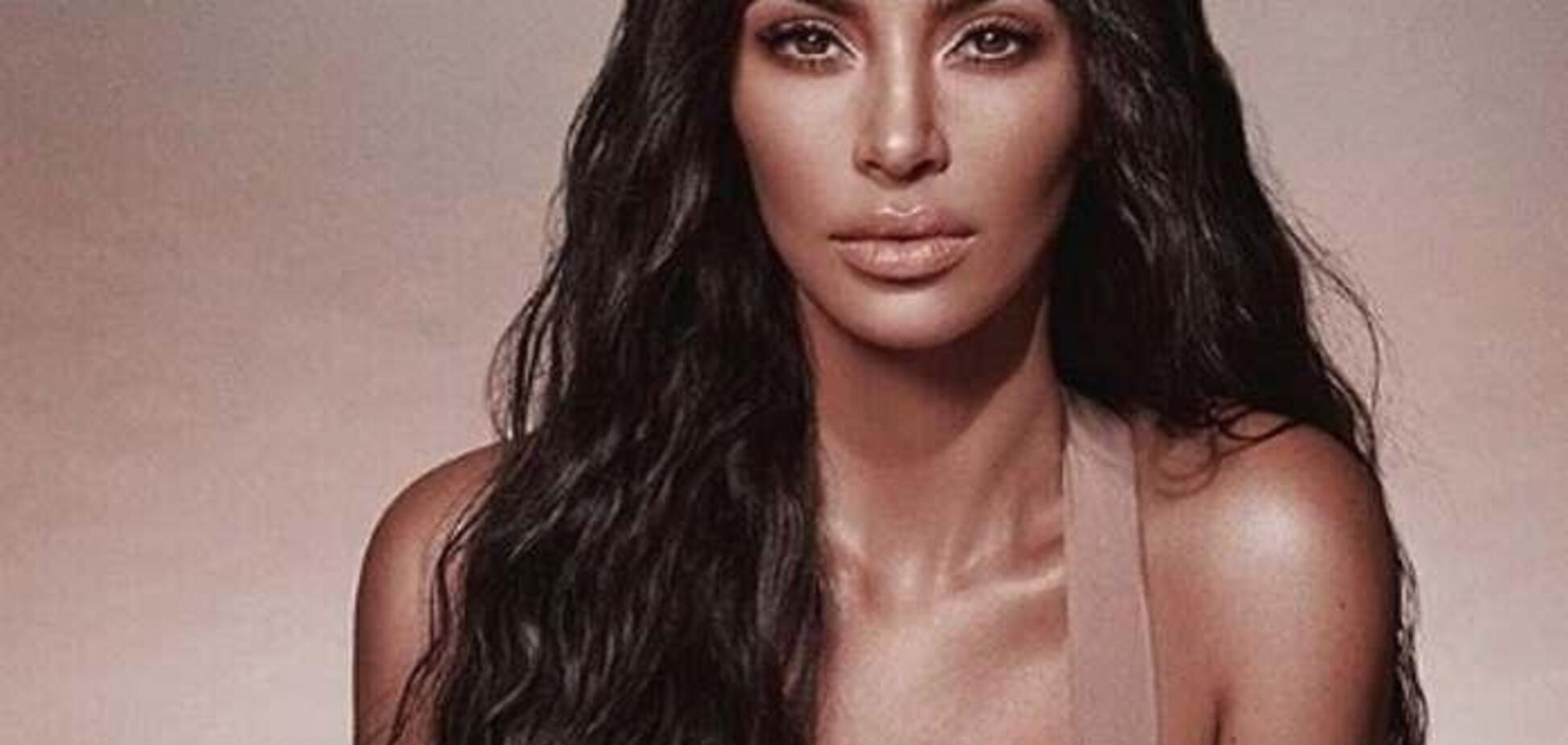 ''Ты ненастоящая'': Кардашьян раскритиковали за использование пластики из-за школьного фото