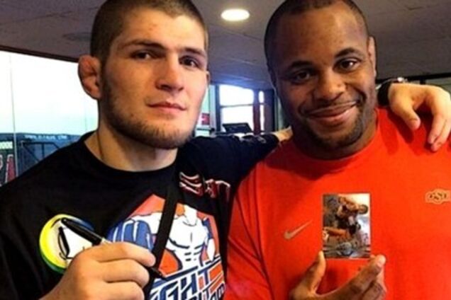 ''Він божевільний!'' Чемпіон UFC висміяв Хабіба через бій із Мейвезером