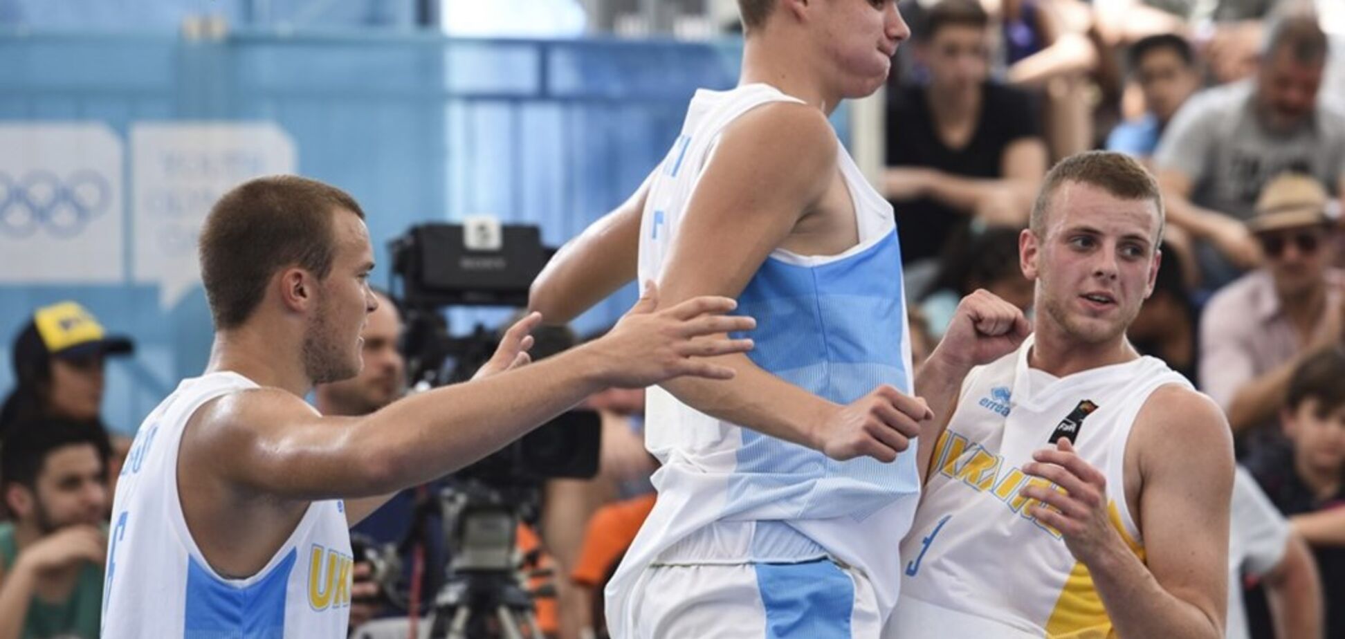 Украинские баскетболисты 3х3 вышли в полуфинал Юношеской Олимпиады