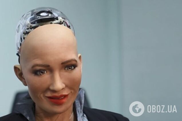 ''Очень боюсь!'' Робот София призналась ObozTV в своем страхе
