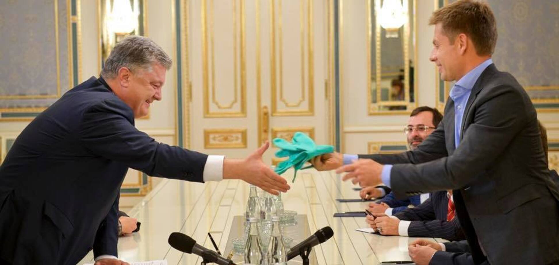''Російська осінь і весна не пройшла'': Порошенко привітав делегацію в ПАРЄ з перемогою