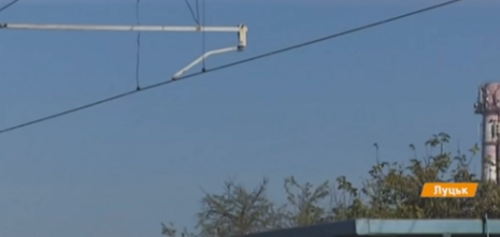 Спалахнув і впав: у Луцьку хлопця через селфі вдарило струмом у 20 тис. вольт