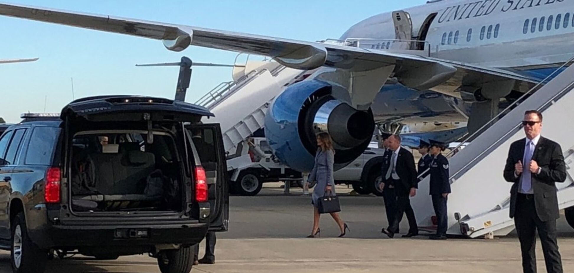 У США трапилася надзвичайна подія на борту літака з Меланією Трамп