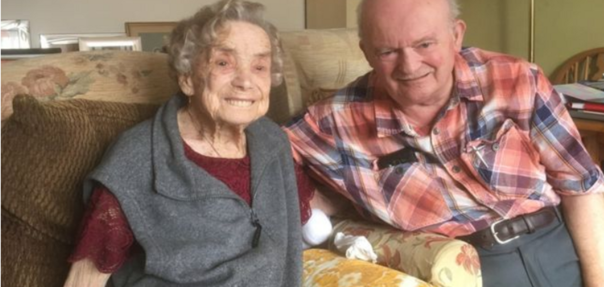 В Великобритании 100-летняя женщина вышла замуж за 74-летнего возлюбленного: трогательные фото