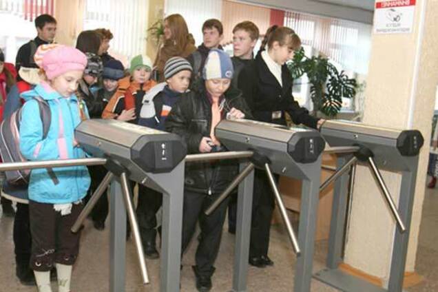 Чтобы Керчь не повторилась: как в Украине охраняют школы