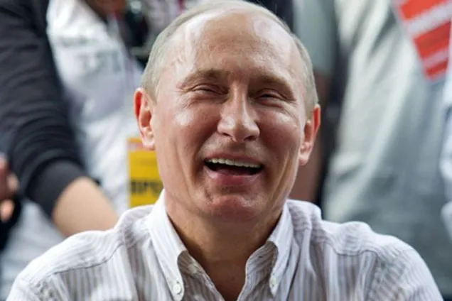 ''Имел я вас всех'': Путин удивил позой на новом фото