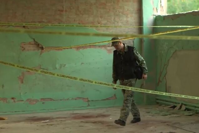 Кровь стекает по ступенькам: появилось новое видео с места массовой бойни в Керчи