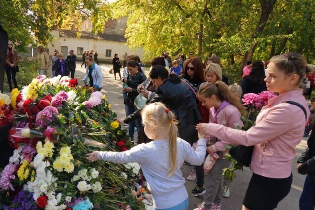 Что известно об ужасной трагедии в Керчи: фото, видео, детали