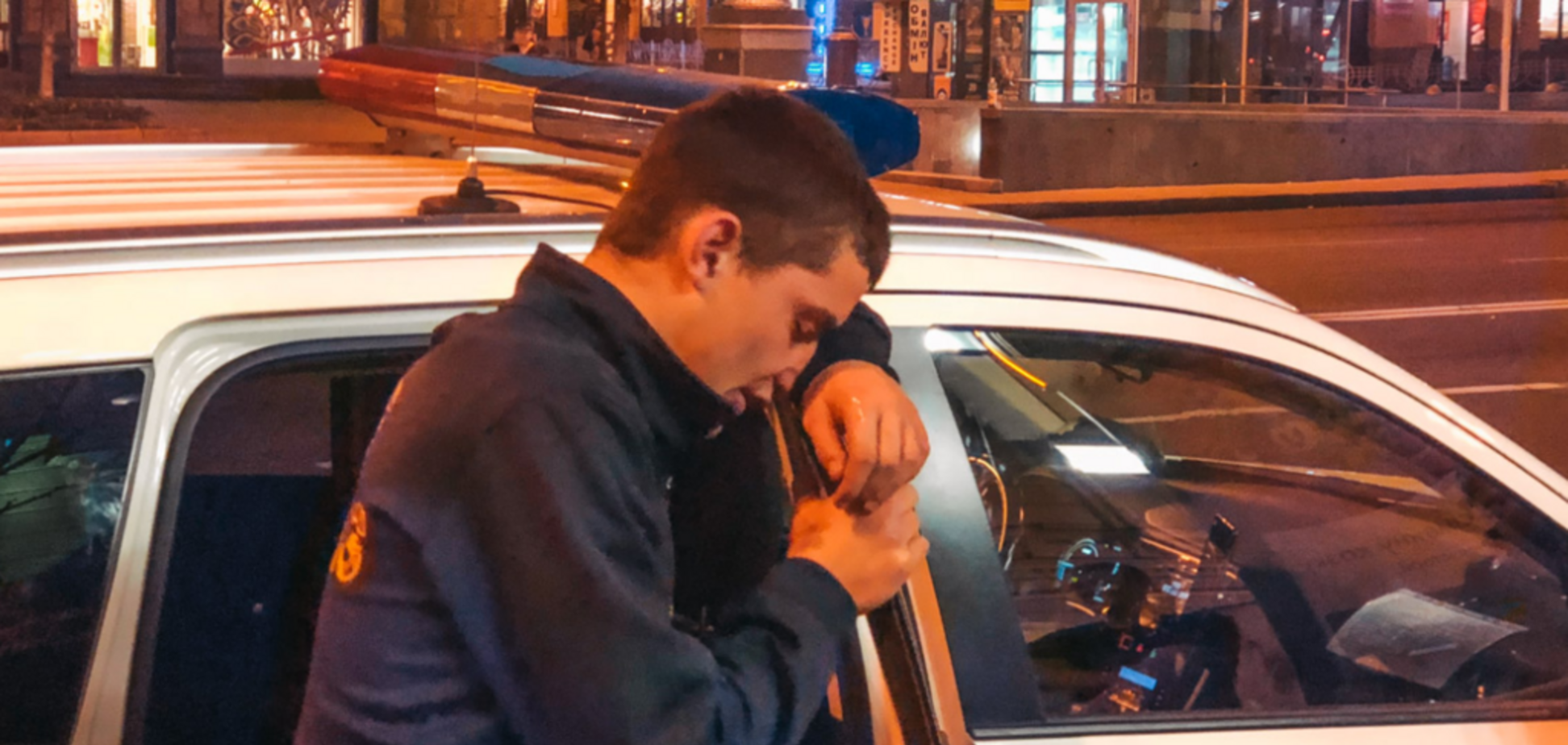 Плакал и обзывался: в центре Киева заметили неадекватного человека 