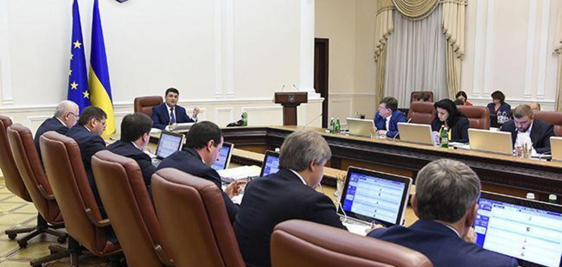 Кабинет министров собрался на экстренное заседание: что обсудят