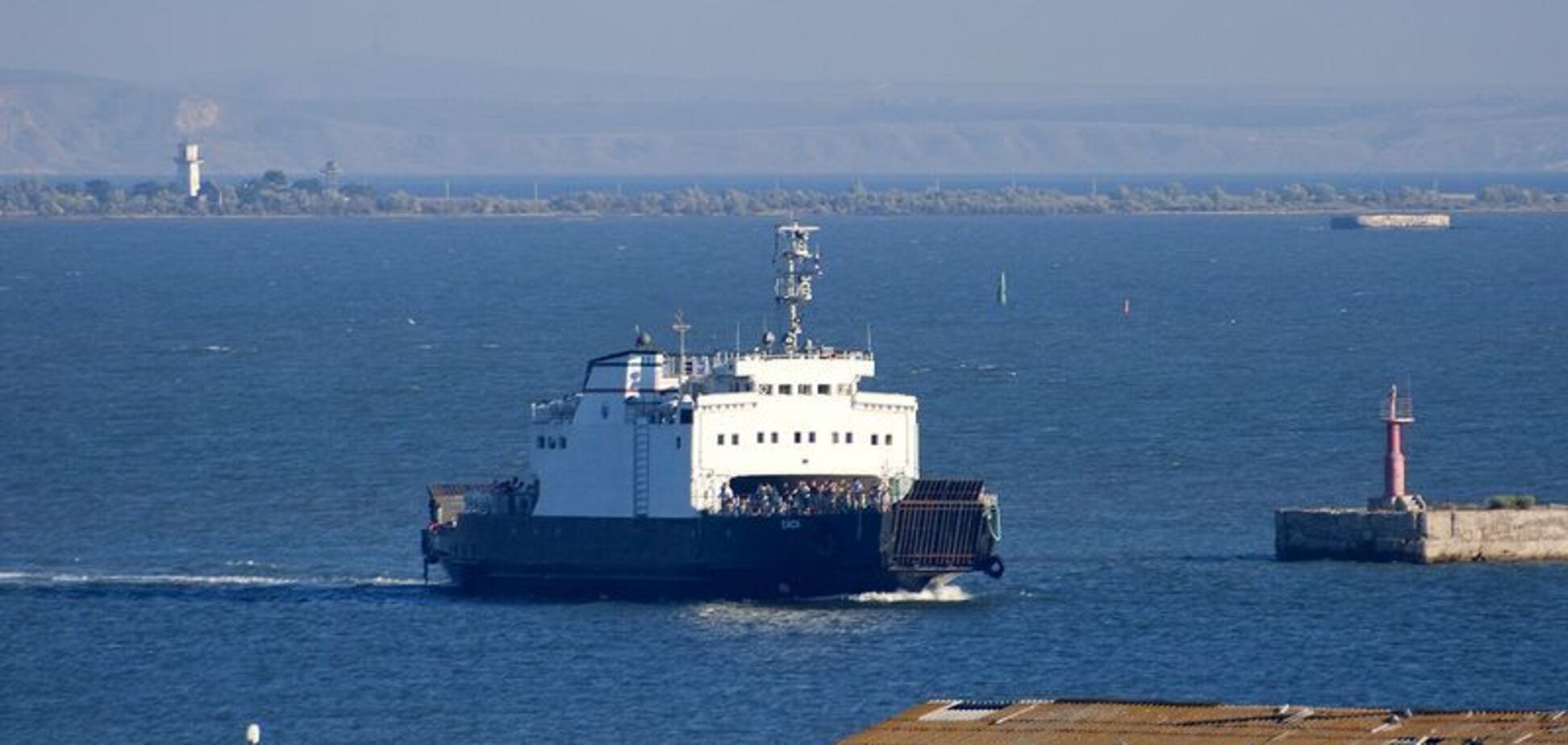 Украина засекла десятки судов-нарушителей вблизи Крыма