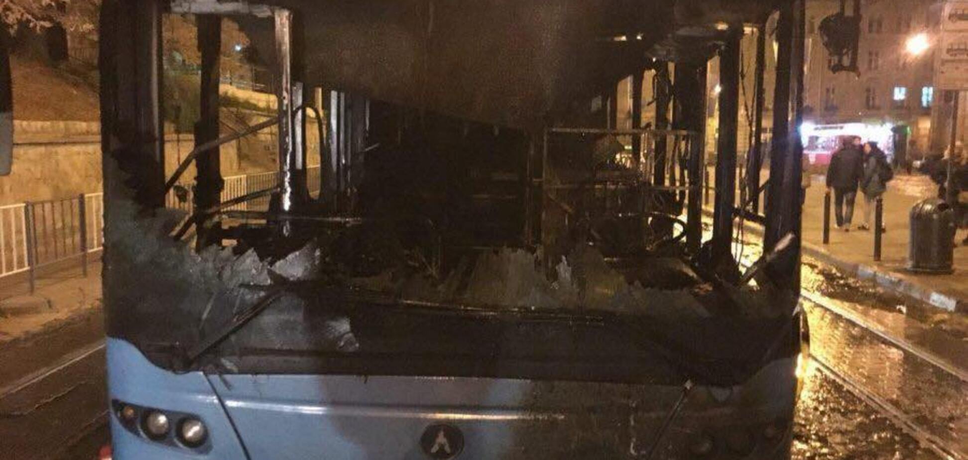 ''Люди живые?'' Во Львове на ходу загорелся автобус