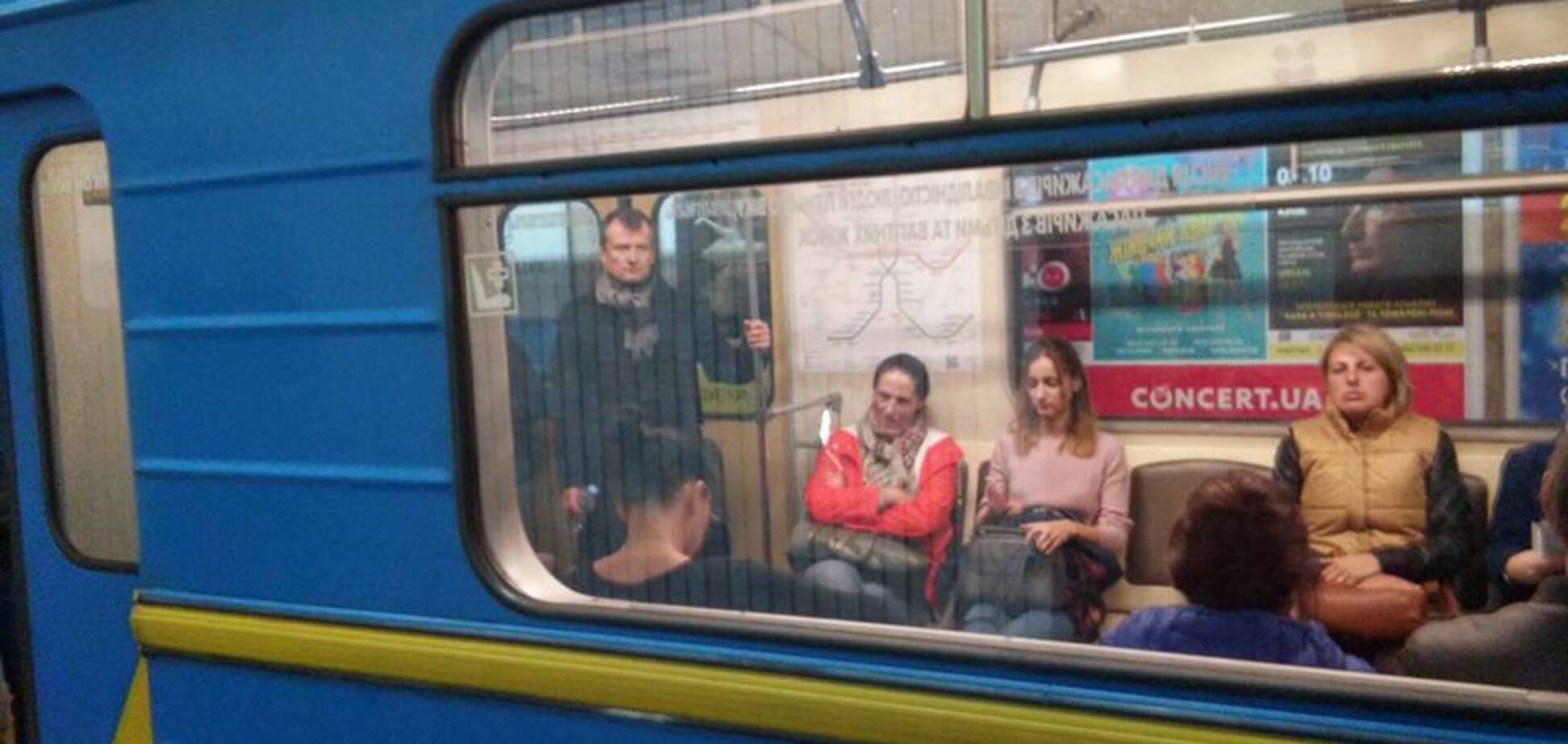 ''Смердить від твоєї жлобської мови!'' У метро Києва українофобка влаштувала скандал