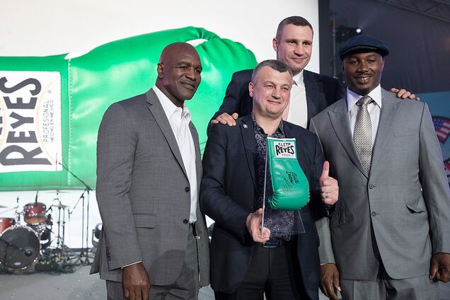 '200 тис. дол. на зал боксу у Маріуполі': Кличко підвів підсумки благодійного аукціону