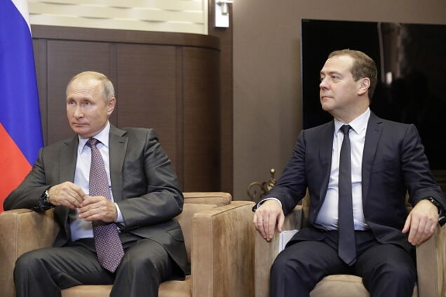 Медведев 'дал сигнал' об уходе Путина: названы сроки