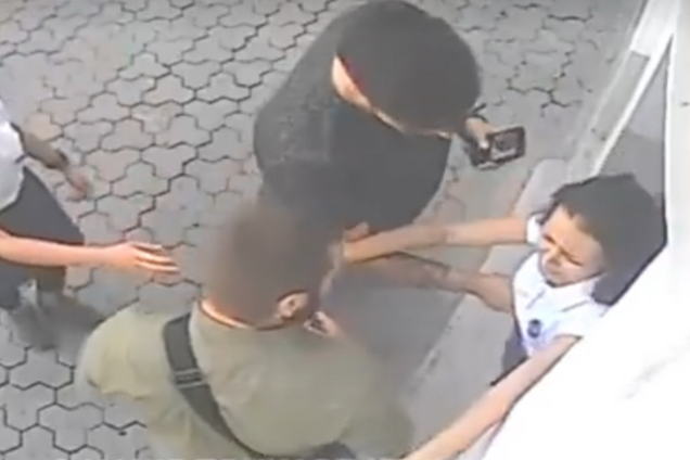 Відомий український блогер напав на дівчину: опубліковано відео