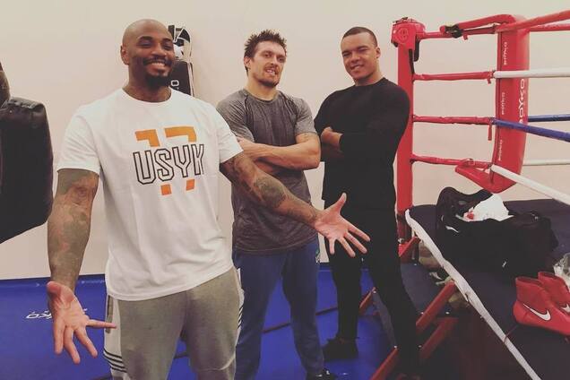 Cпарринг-партнеры Усика покинули лагерь украинца