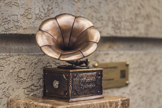 У Києві з'явився новий міні-пам'ятник: фото і відео