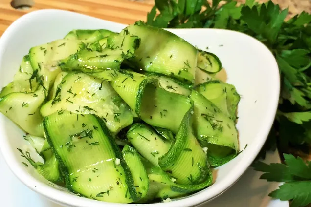 Полезная закуска из кабачков