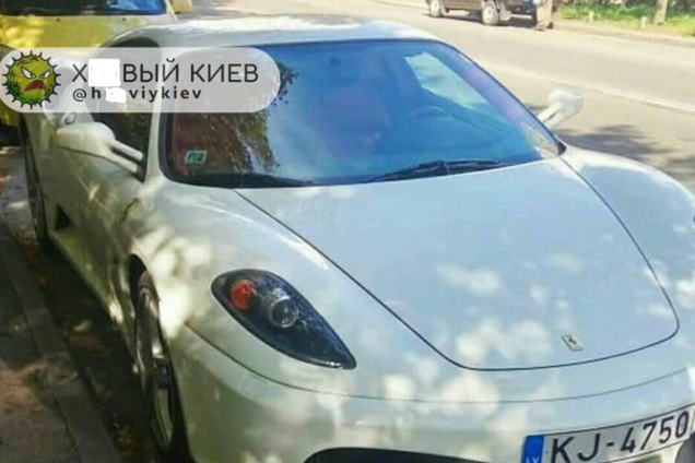''Тепер ти бачив усе'': в Києві засікли дорогий спорткар на єврономерах