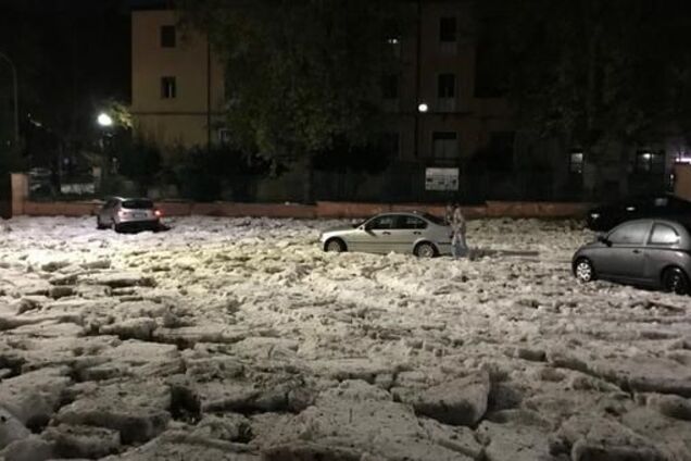 Рим скував льодовий ураган: з'явилися вражаючі фото і відео