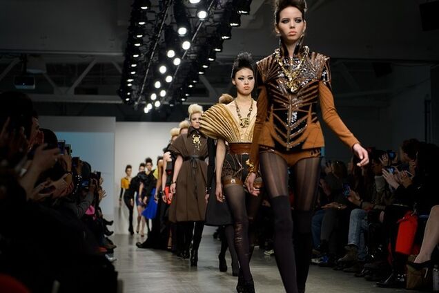 Есть в гардеробе у каждой: 5 вещей, вышедших из моды