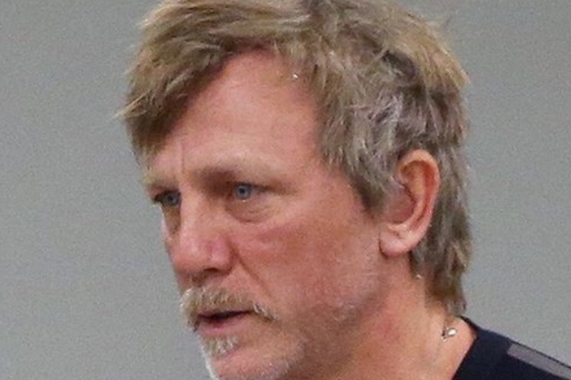 'Меня зовут уставший папа': самого известного Бонда заметили в аэропорту Нью-Йорка