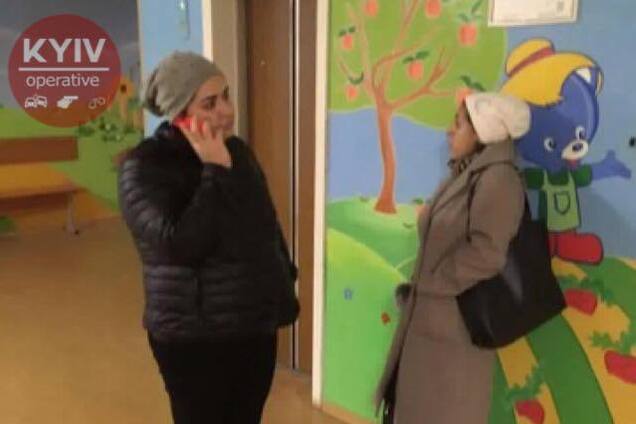 В Киеве воровки орудовали в детских больницах: опубликованы их фото