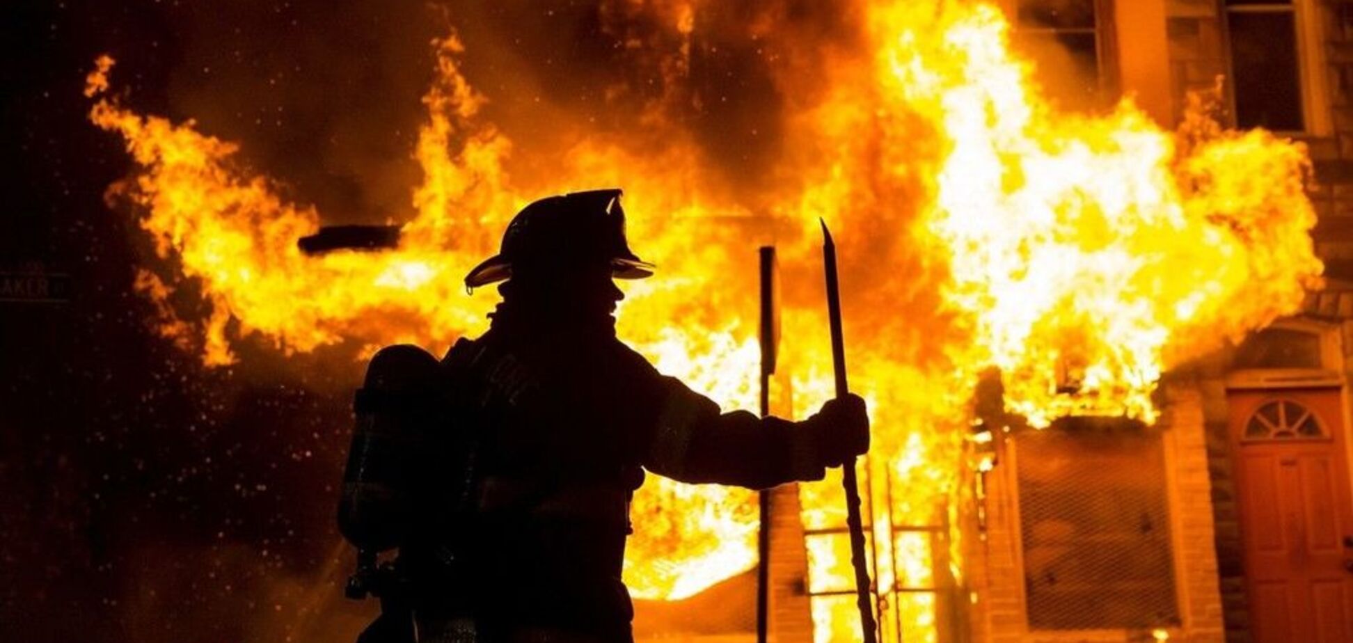 Жители Запорожья хотели растопить печь и едва не сожгли дом 