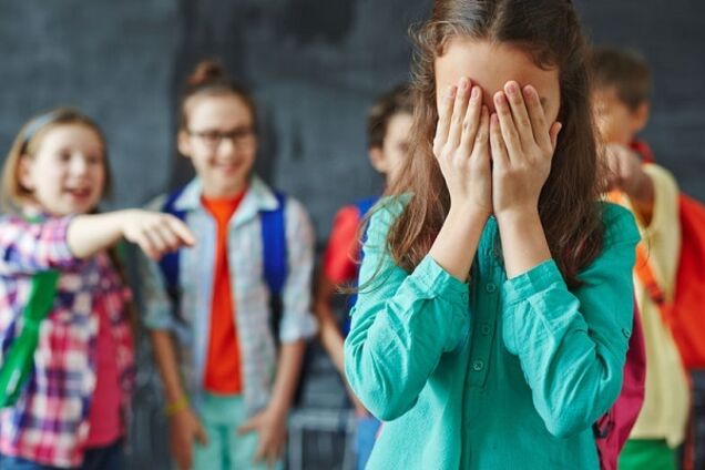 Публічне приниження у школі Харкова: цькування дівчинки розгорілося з новою силою