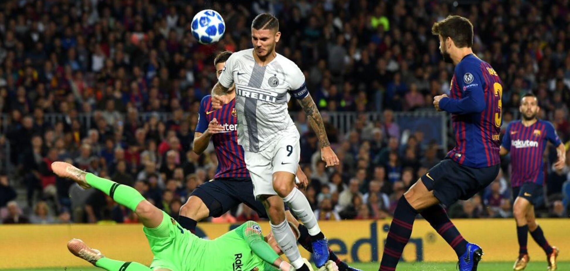 'Барселона' без Месси уверенно обыграла 'Интер' в центральном матче дня ЛЧ