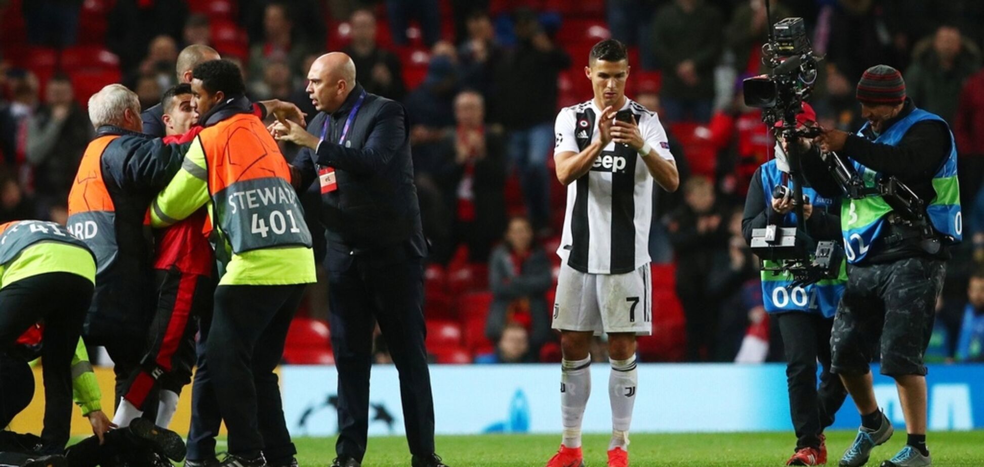 ''Респект'': поступок Роналду на Лиге чемпионов восхитил сеть